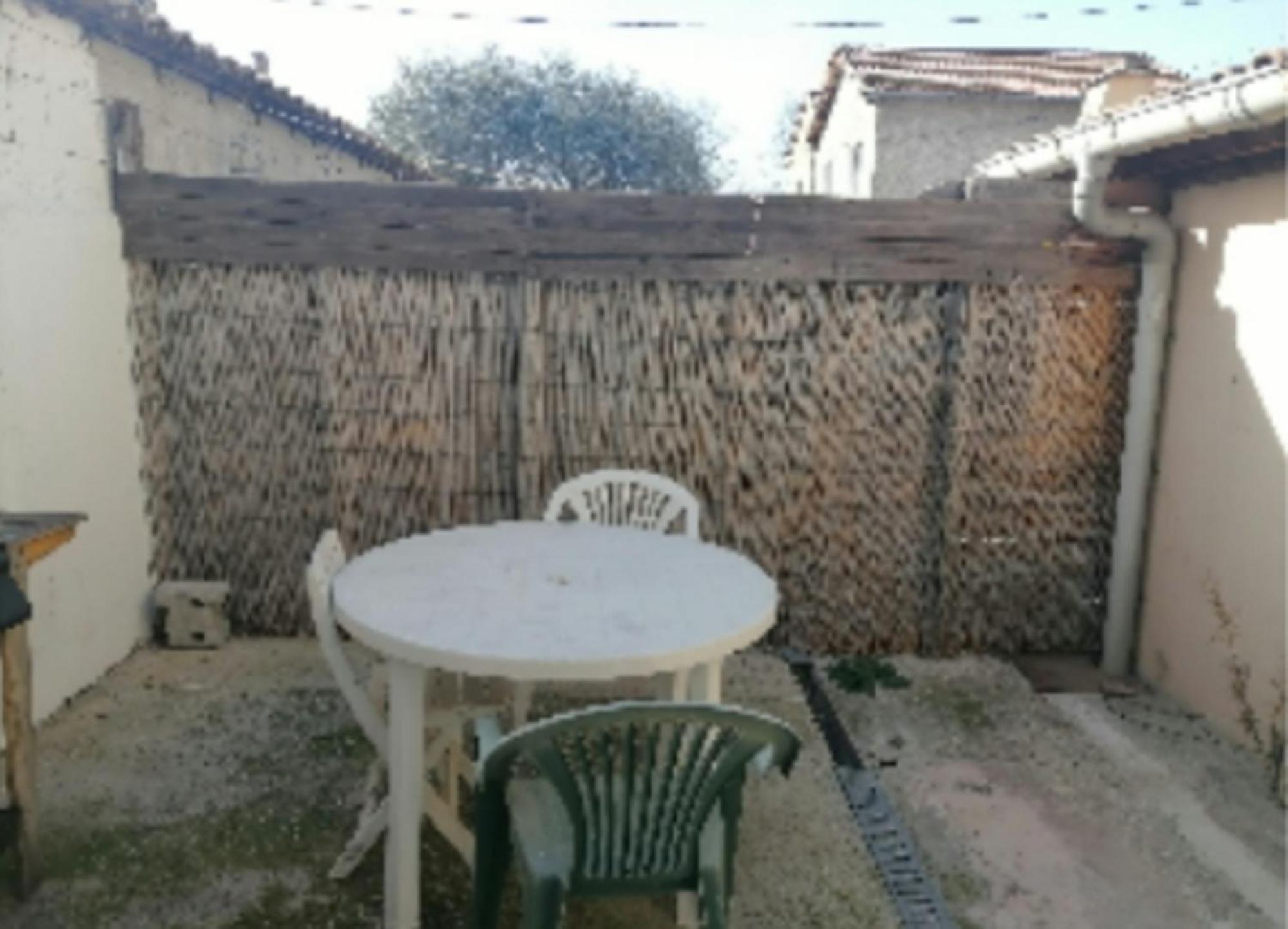 Appartement Charmant A Avignon 50 M² Terrasse Privee Exteriör bild
